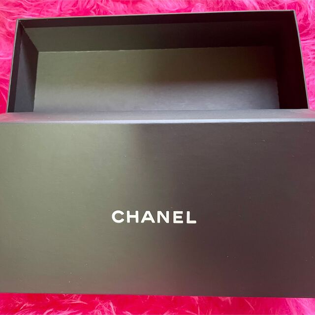 CHANEL(シャネル)の★Ella様専用★CHANEL エナメル長財布　美品 レディースのファッション小物(財布)の商品写真