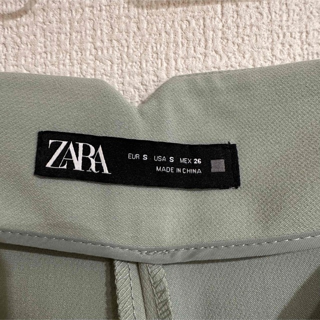 ZARA(ザラ)の【ZARA】カラーパンツ レディースのパンツ(カジュアルパンツ)の商品写真