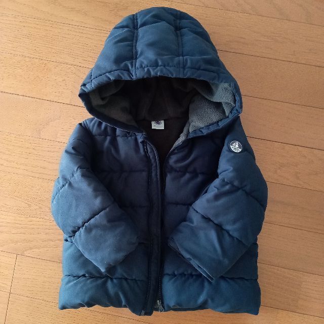 SALE 超美品 プチバトー 中綿入りフード付きジャケット 紺 24 86cm