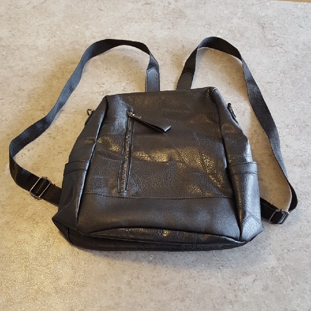リュック　黒 レディースのバッグ(リュック/バックパック)の商品写真