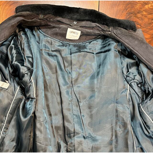 BARNEYS NEW YORK(バーニーズニューヨーク)の最高級EMMETI ネイビースウェード・ムートン襟付コート　50 検LEON メンズのジャケット/アウター(チェスターコート)の商品写真