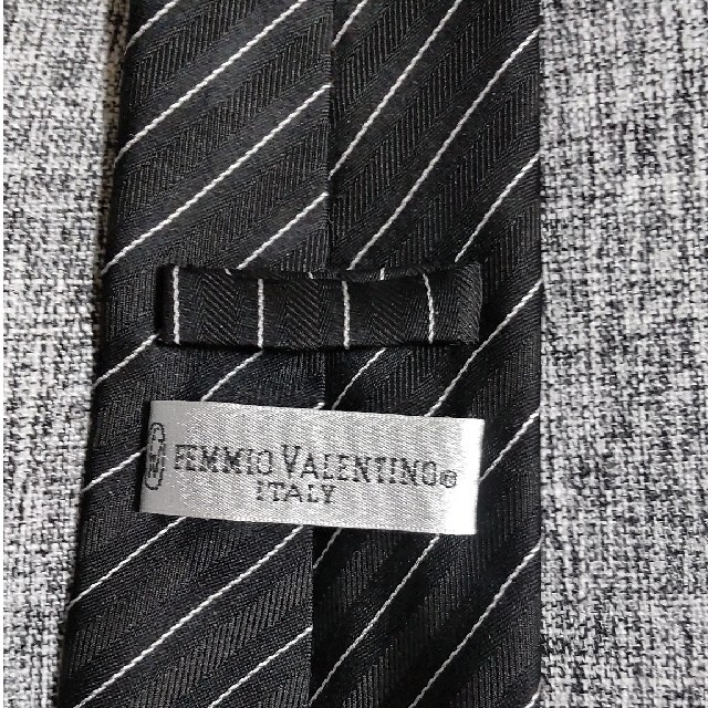 MARIO VALENTINO(マリオバレンチノ)のFEMMIO VALENTINO　ネクタイ　黒×白 メンズのファッション小物(ネクタイ)の商品写真