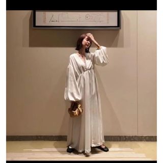 アメリヴィンテージ(Ameri VINTAGE)のlouren front button volume onepiece(ロングワンピース/マキシワンピース)