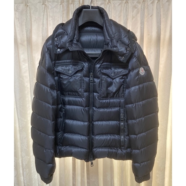激安超安値 MONCLER - 祭日限定大幅値下げ! モンクレール ライト