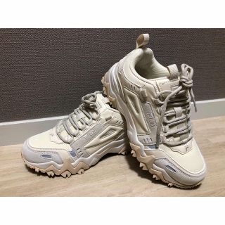 フィラ(FILA)の【美品】フィラ　スニーカー　ベージュ　レディース　23号(スニーカー)