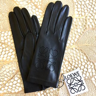 ロエベ 手袋(レディース)の通販 44点 | LOEWEのレディースを買うならラクマ