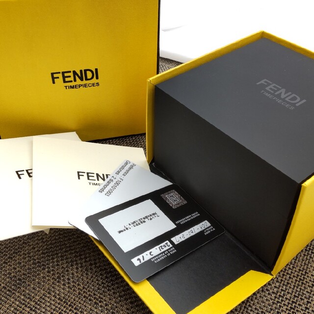 付属品付き【新品電池】FENDI フェンディマニア/100 現行モデル 美品