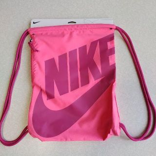 ナイキ(NIKE)の新品　NIKE　ナイキ　ヘリテージ ジムサック ナップサック　ビビッドピンク(リュック/バックパック)