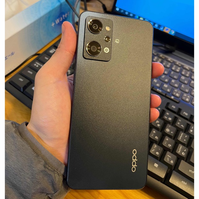 美品oppo reno 7a スマホ/家電/カメラのスマートフォン/携帯電話(スマートフォン本体)の商品写真