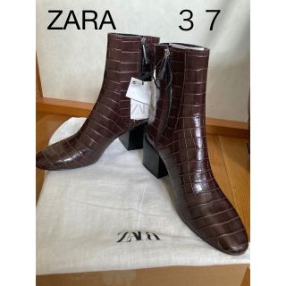 ザラ(ZARA)のZARA レザー　ショートブーツ　新品(ブーツ)