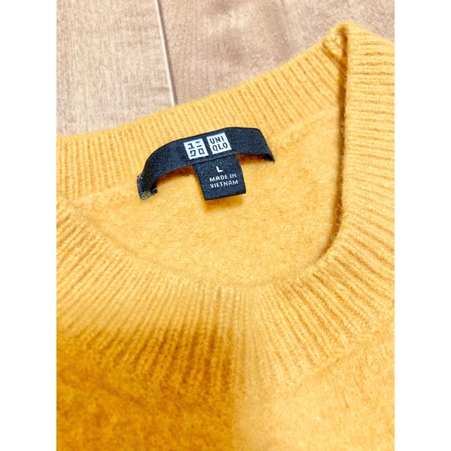 UNIQLO(ユニクロ)のUNIQLO◆ニット　イエロー　黄色 レディースのトップス(ニット/セーター)の商品写真