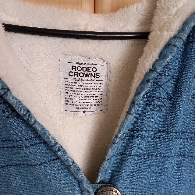 RODEO CROWNS(ロデオクラウンズ)のロデオクラウンズ　デニム刺繍コート レディースのジャケット/アウター(ダウンコート)の商品写真