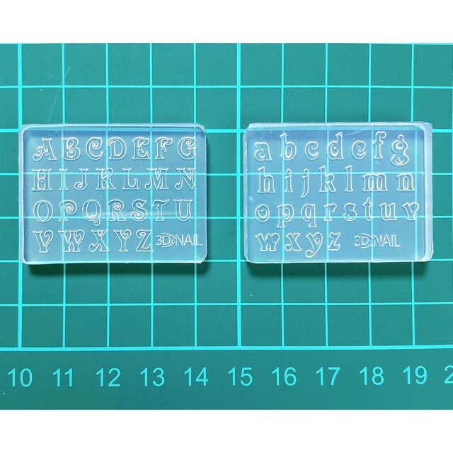 シリコンモールド　ミニアルファベット　英語　筆記体　ネイル　レジン　パーツ　2点 ハンドメイドの素材/材料(各種パーツ)の商品写真