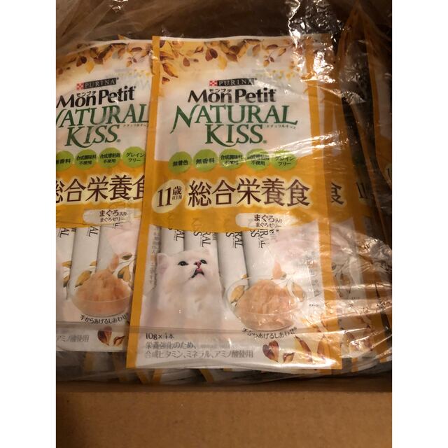 Nestle(ネスレ)のナチュラルキッス　11歳以上　モンプチ　総合栄養食 その他のペット用品(猫)の商品写真