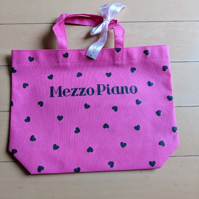 mezzo piano(メゾピアノ)のmezzo piano　メゾピアノ　ショッパー　　ショップ袋　女の子 レディースのバッグ(ショップ袋)の商品写真