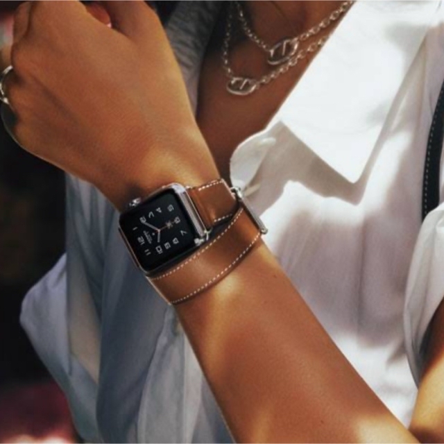 キナリ・ベージュ エルメス Apple Watch ドゥブルトゥール アップル