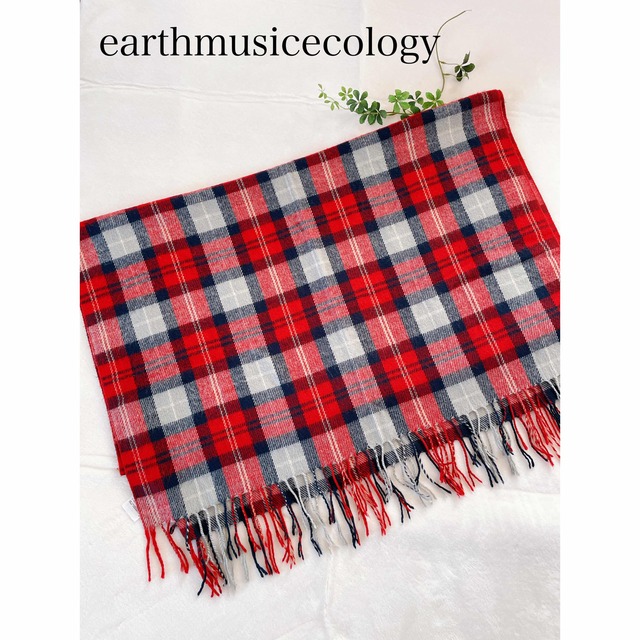 earth music & ecology(アースミュージックアンドエコロジー)のearthmusicecology アース　マフラー　ストール  ひざ掛け レディースのファッション小物(ストール/パシュミナ)の商品写真