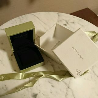 ヴァンクリーフアンドアーペル(Van Cleef & Arpels)の(ง •̀_•́)ง初出品 ヴァンクリーフ＆アーペル ブレスレットケース(ブレスレット/バングル)