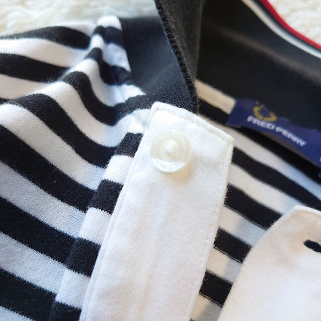 FRED PERRY(フレッドペリー)のフレッドペリー ポロシャツ ロゴ刺繍 ボーダー柄 モノトーン 半袖 M クール メンズのトップス(ポロシャツ)の商品写真