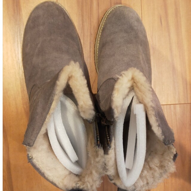 EMU(エミュー)のemuエミュームートンショートブーツ723.5㎝24㎝美品グレー レディースの靴/シューズ(ブーツ)の商品写真
