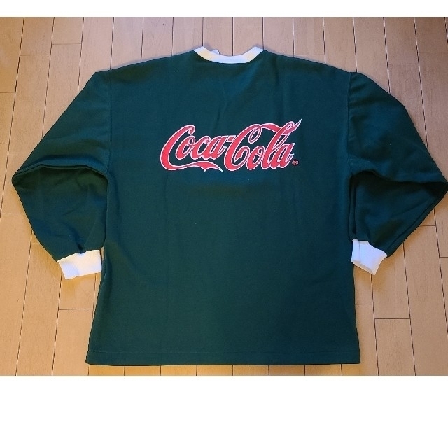 PUMA(プーマ)の送料込🌟レア🌟Coca-Cola🌟PUMA🌟ヴェルディコラボトレーナー スポーツ/アウトドアのサッカー/フットサル(ウェア)の商品写真