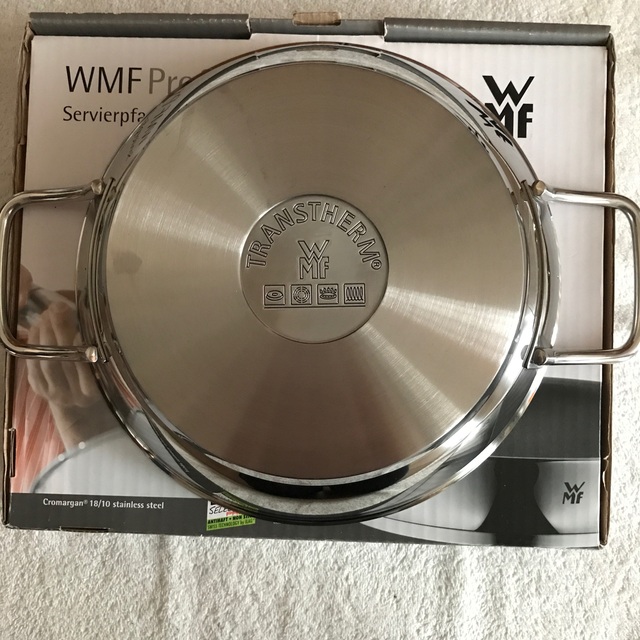 WMF(ヴェーエムエフ)の両手サービングフライパン24cm☆WMF☆ProfiSelect インテリア/住まい/日用品のキッチン/食器(鍋/フライパン)の商品写真