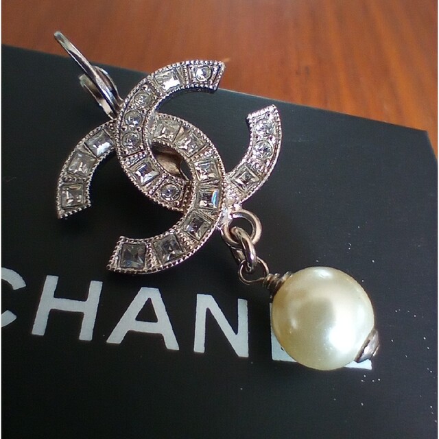 CHANEL(シャネル)のシャネル　パールピアス　美品 レディースのアクセサリー(ピアス)の商品写真