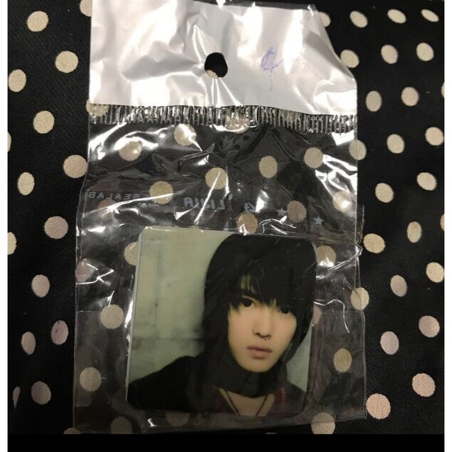 JYJ  ジェジュン プラスチックバッチ　     ③ エンタメ/ホビーのCD(K-POP/アジア)の商品写真