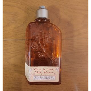 ロクシタン(L'OCCITANE)の【新品未開封】ロクシタン　シャワージェル　チェリーブロッサム(バスグッズ)