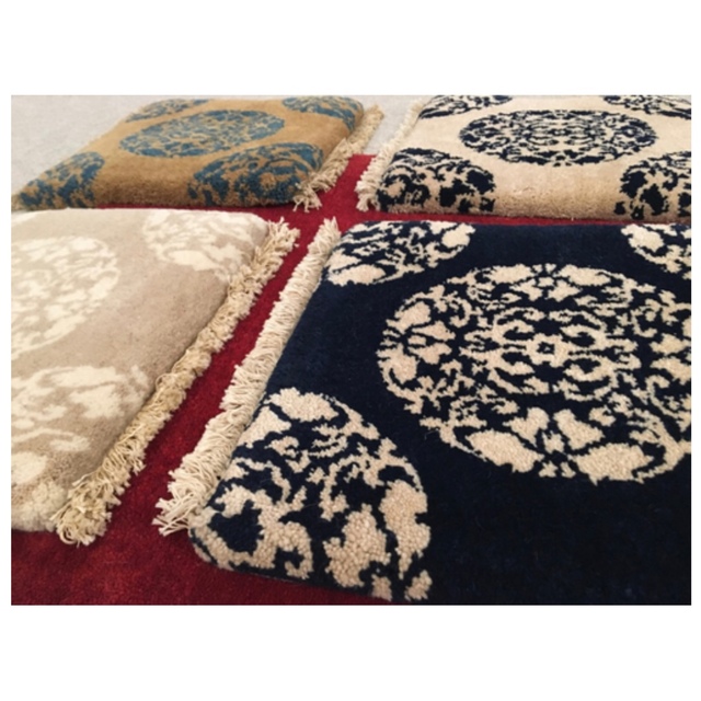 専用ハムスター様 MUNI CARPETS 蓮柄クッションの通販 by C2C 専用ハムスター様 MUNI CARPETS 蓮柄クッションの通販 by C2C