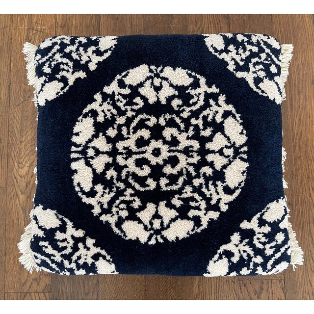 専用ハムスター様 MUNI CARPETS 蓮柄クッションの通販 by C2C 専用ハムスター様 MUNI CARPETS 蓮柄クッションの通販 by C2C