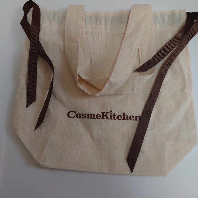 Cosme Kitchen(コスメキッチン)のコスメキッチン　ポーチ エンタメ/ホビーの本(ファッション/美容)の商品写真