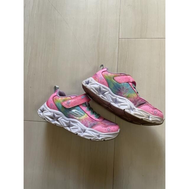 SKECHERS(スケッチャーズ)のスケッチャーズ　18cm 光る靴　オンオフスイッチ有り キッズ/ベビー/マタニティのキッズ靴/シューズ(15cm~)(スニーカー)の商品写真