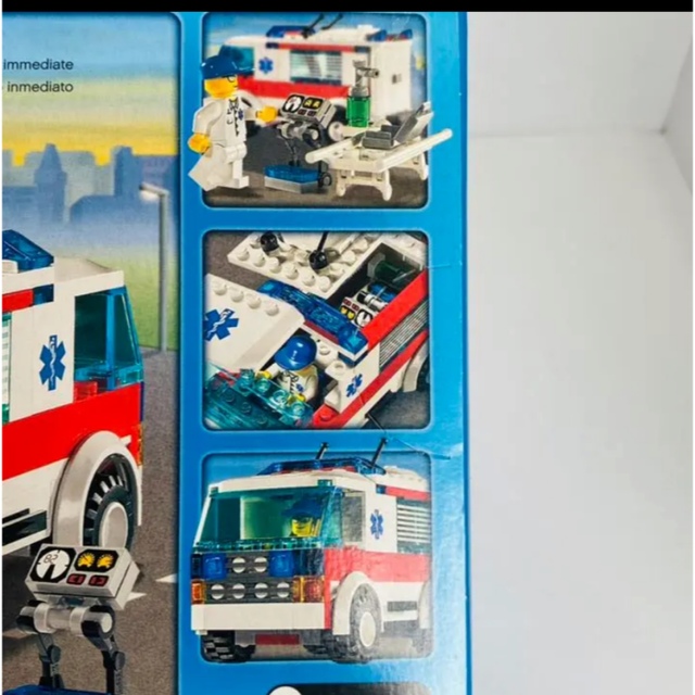 Lego(レゴ)の⭐️廃盤レゴ⭐️ City Emergency Ambulance 7890 エンタメ/ホビーのおもちゃ/ぬいぐるみ(模型/プラモデル)の商品写真