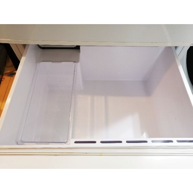【商品説明用】２０１６年ＡＱＵＡ製３ドア冷蔵庫ＡＱＲ－２７１Ｅ スマホ/家電/カメラの生活家電(冷蔵庫)の商品写真