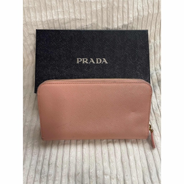 PRADA(プラダ)のプラダ 長財布 リボン ピンクベージュ ラウンドファスナー レディースのファッション小物(財布)の商品写真