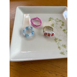 ハンドメイド☆ビーズリング☆3つセット☆ レトロ☆エモい☆ パールで可愛いです☆(リング)