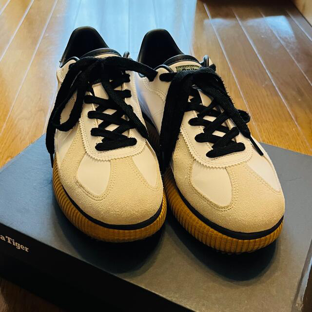 Onitsuka Tiger(オニツカタイガー)のOnitsukaTiger DELECITY ホワイト×グリーン24.5㎝ レディースの靴/シューズ(スニーカー)の商品写真