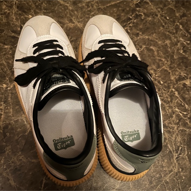 Onitsuka Tiger(オニツカタイガー)のOnitsukaTiger DELECITY ホワイト×グリーン24.5㎝ レディースの靴/シューズ(スニーカー)の商品写真