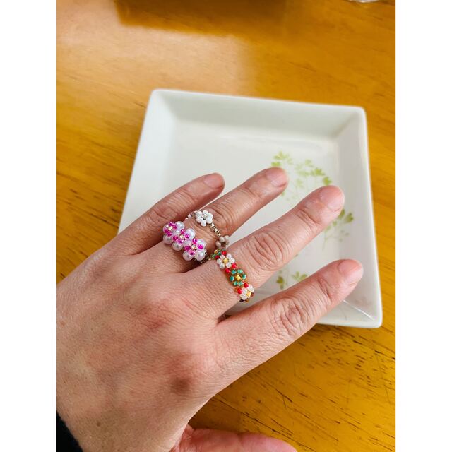 ハンドメイド☆ ビーズリング☆3つセット☆ レトロ☆エモい☆パールで可愛いです☆ ハンドメイドのアクセサリー(リング)の商品写真