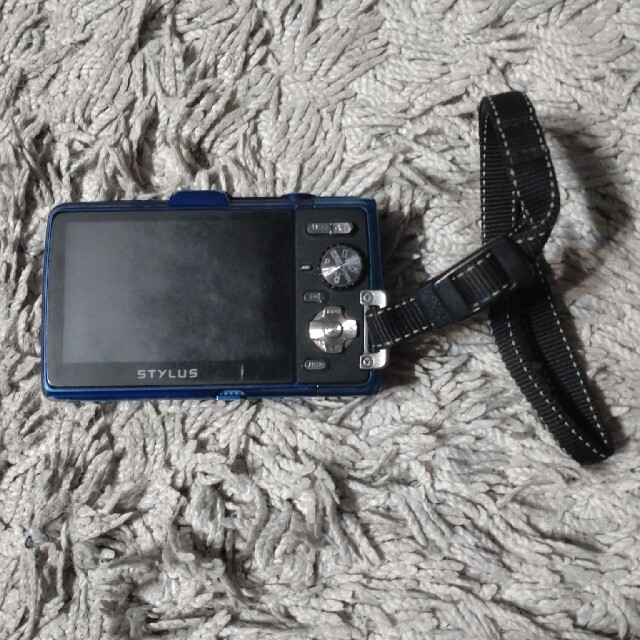 OLYMPUS(オリンパス)の付属品付【中古】OLYMPUSデジカメ　タフ スマホ/家電/カメラのカメラ(コンパクトデジタルカメラ)の商品写真