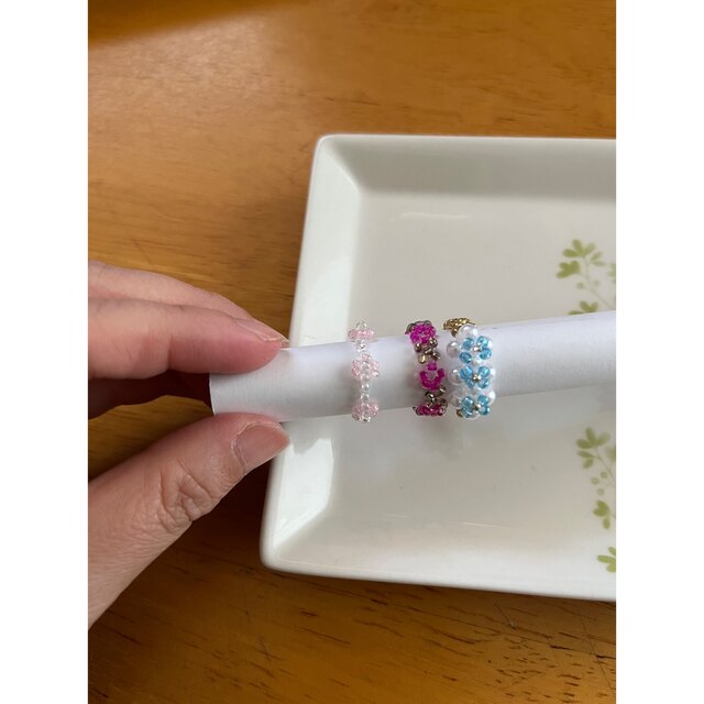 ハンドメイド☆ ビーズリング☆3つセット☆レトロ☆エモい☆ パールで可愛いです☆ ハンドメイドのアクセサリー(リング)の商品写真