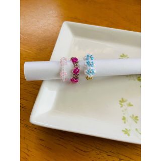 ハンドメイド☆ ビーズリング☆3つセット☆レトロ☆エモい☆ パールで可愛いです☆(リング)