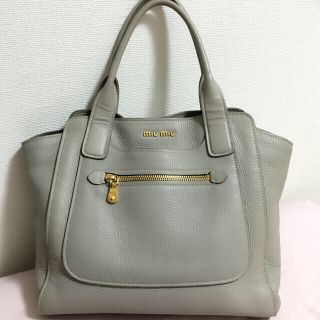 ミュウミュウ(miumiu)の【限定値下げ中】miumiu ♡ バッグ(ハンドバッグ)