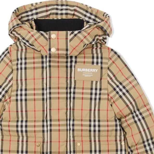 BURBERRY(バーバリー)の●新品/正規品● BURBERRY ヴィンテージチェックフーデッドパファーコート レディースのジャケット/アウター(ダウンジャケット)の商品写真