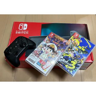 ニンテンドウ(任天堂)のNintendo Switch本体　と　桃鉄＋スプラトューン3＋コントローラー付(家庭用ゲーム機本体)