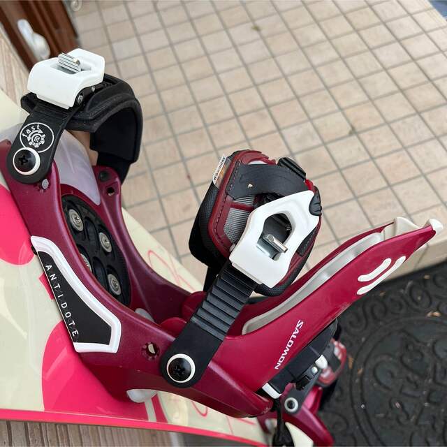 SALOMON(サロモン)のサロモン SALOMON 140cm with SALOMONビンディング スポーツ/アウトドアのスノーボード(ボード)の商品写真