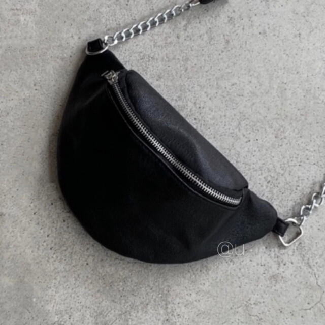 チェーン ボディバッグ サコッシュ ブラック プチプラ メンズ レディース 黒 レディースのバッグ(ショルダーバッグ)の商品写真