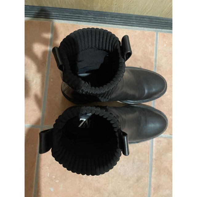 ZARA(ザラ)のZARA ブーツ　ブラック レディースの靴/シューズ(ブーツ)の商品写真