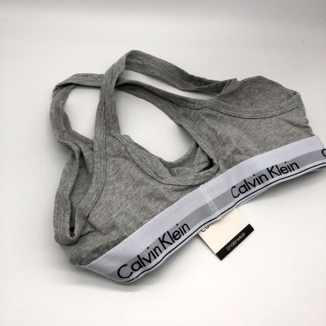 ck Calvin Klein(シーケーカルバンクライン)のカルバンクライン　レディース 上下セット　下着　クロスブラ　Lサイズ　灰 レディースの下着/アンダーウェア(ブラ&ショーツセット)の商品写真